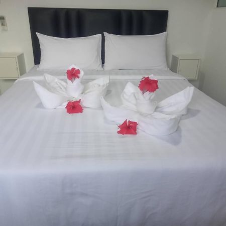 Baan Talay Hostel Koh Mak Esterno foto