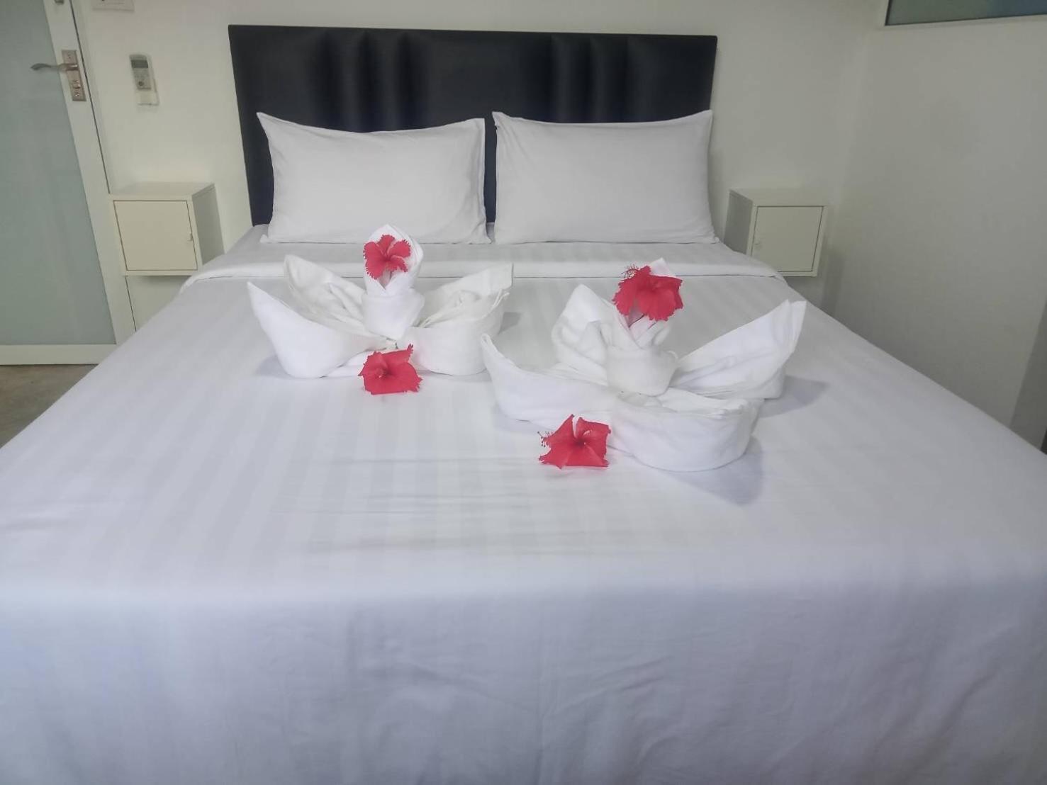 Baan Talay Hostel Koh Mak Esterno foto